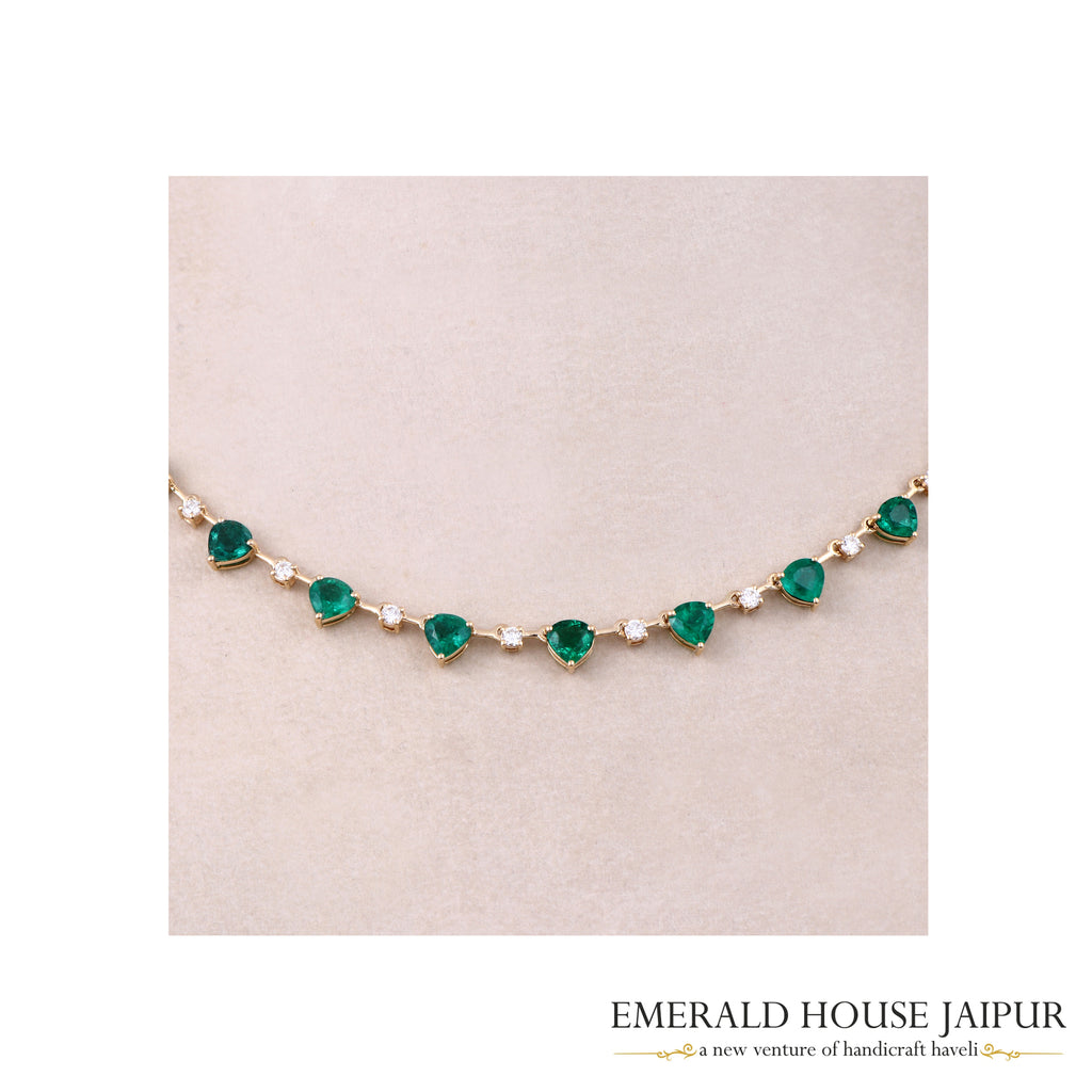 Heart-Shaped Emerald and 18K Gold Necklace