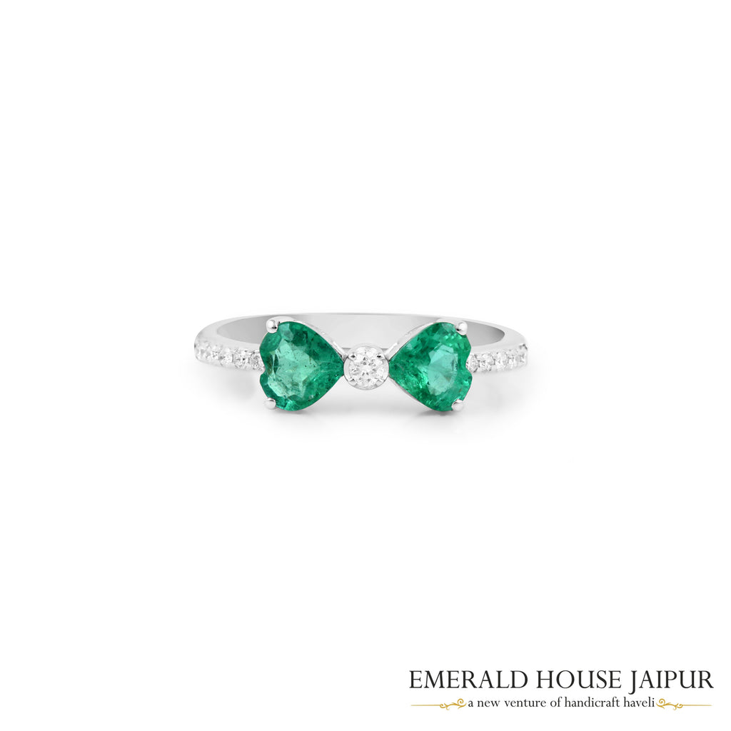 Heart-Shaped Emerald & Round Brilliant-Cut Diamond Toi et Moi Ring in 18K White Gold