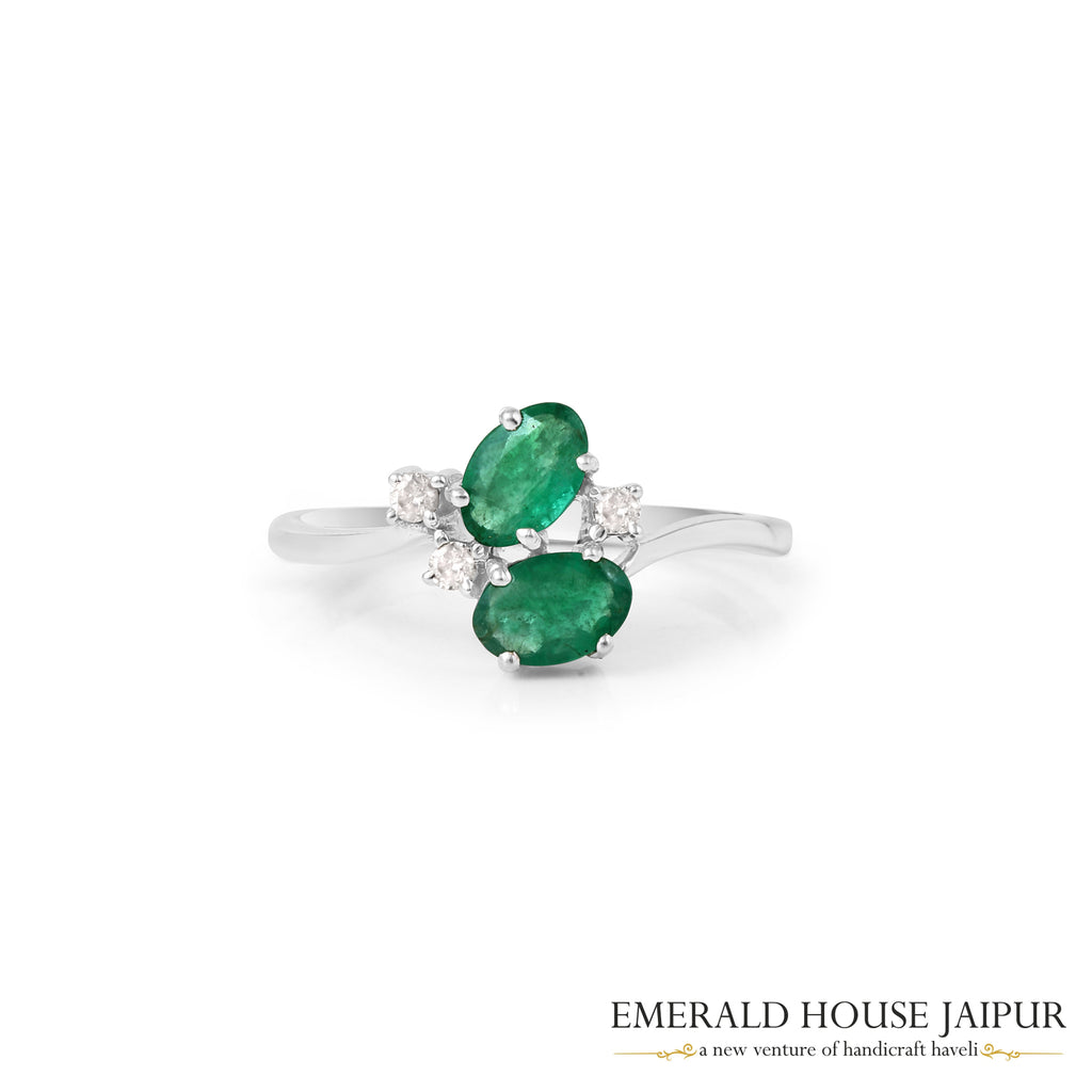 Oval-Cut Emerald Toi et Moi Ring with Round Brilliant-Cut Diamonds in 18K White Gold
