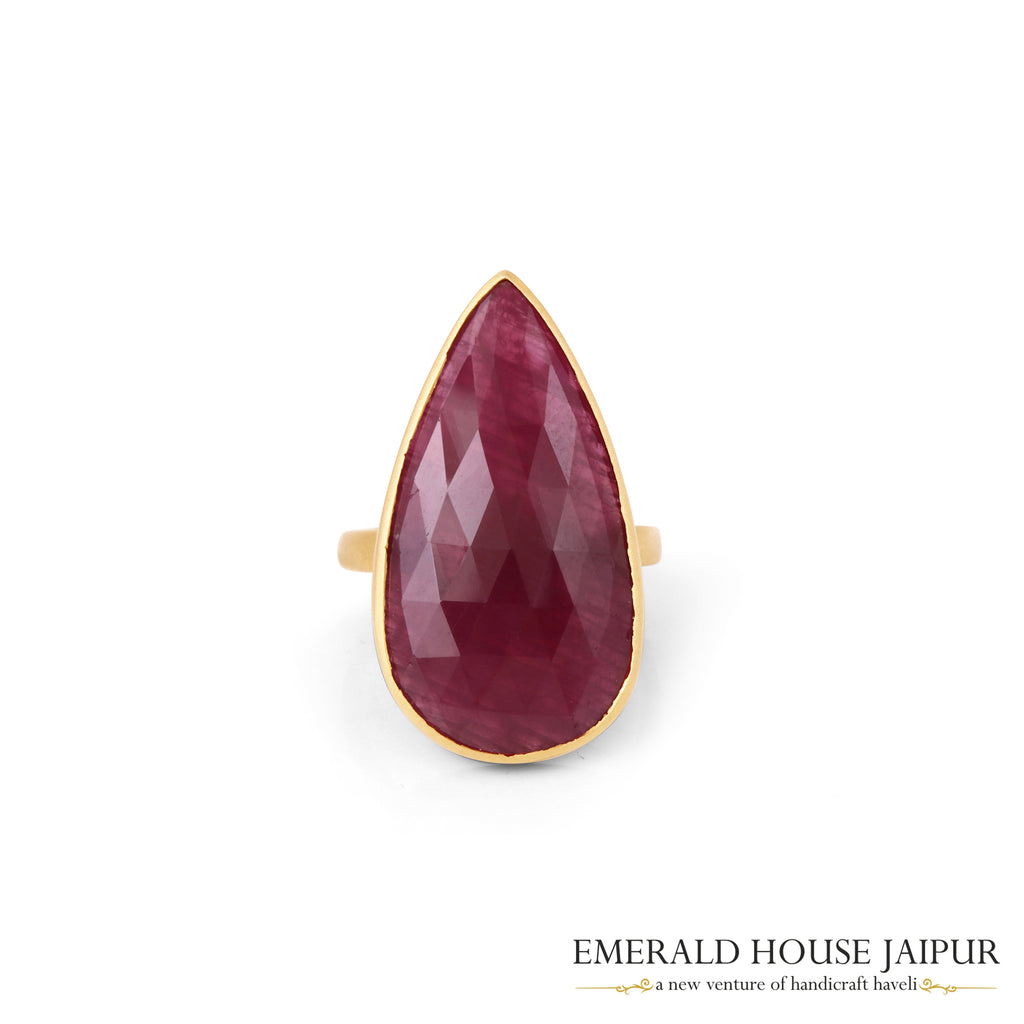 Mozambique Pear Ruby Ring in 18k Yellow Gold