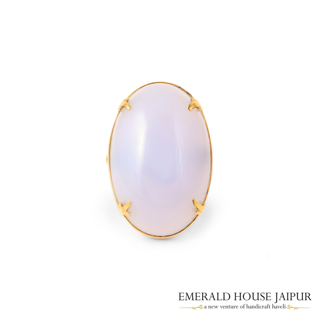 Indian Oval Cabochon Chalcedony Ring In 18K Yellow Gold